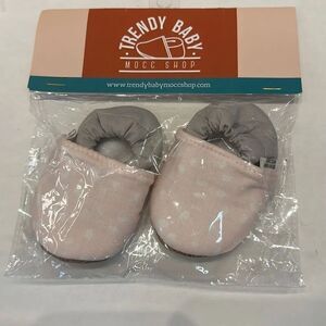 NEW Trendy Baby Mocc Shop Scooter Bootie Baby Shoes Slippers Crib Moccasins Pink